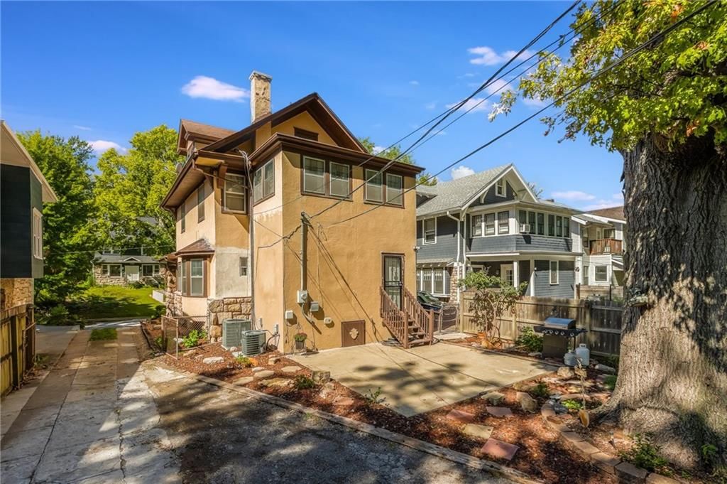 135 Elmwood Avenue — photo 30