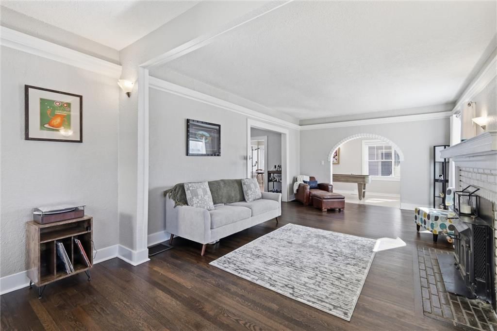 5921 Wornall Road — photo 4