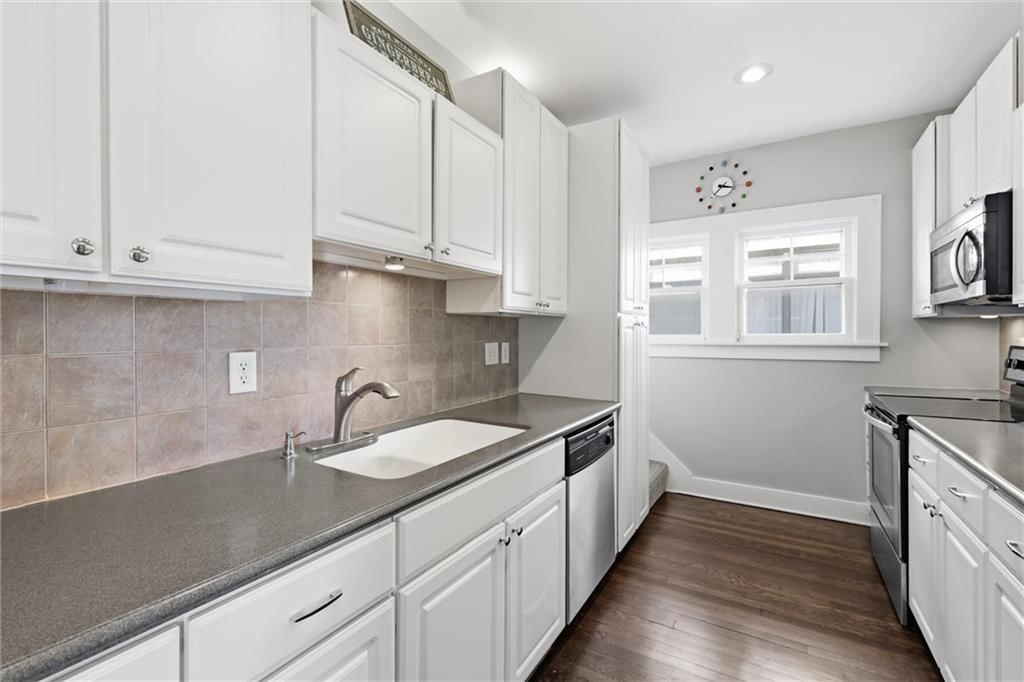 5921 Wornall Road — photo 11