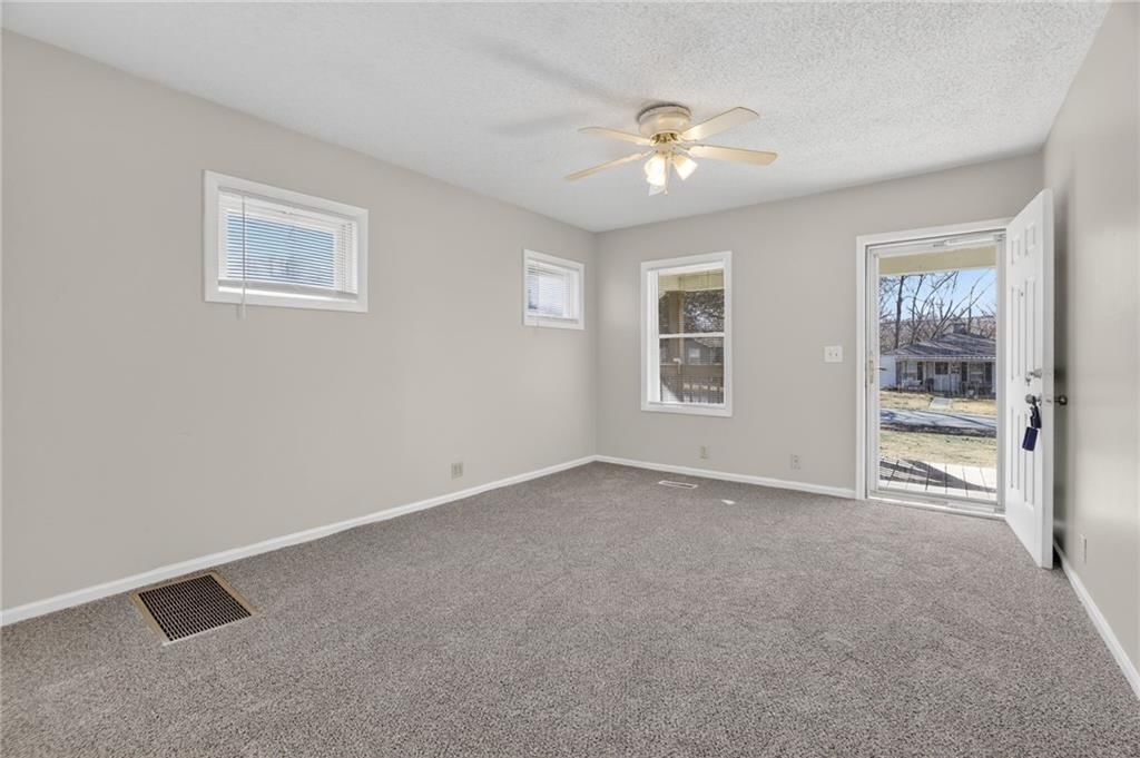 5605 Ditzler Avenue — photo 17