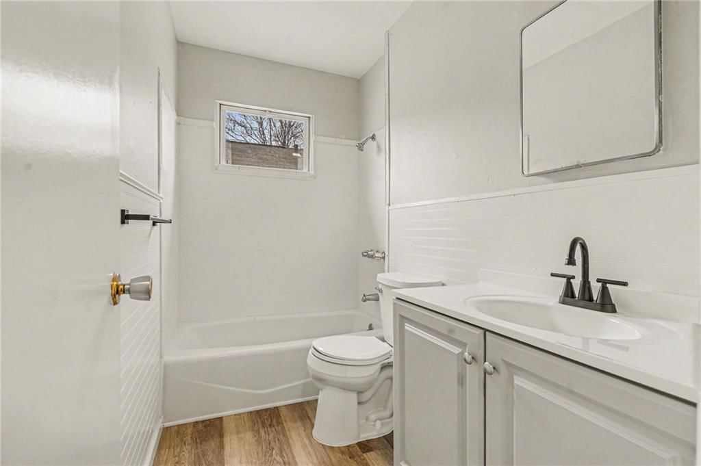1828-1830 E 48th Street — photo 9