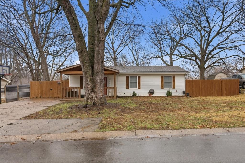2513 S 48th Street — photo 3