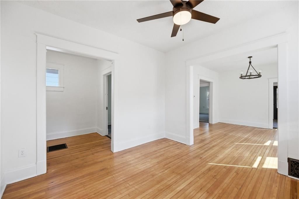 3327 Garfield Avenue — photo 8