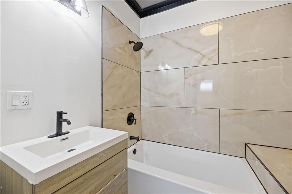 3327 Garfield Avenue — photo 16