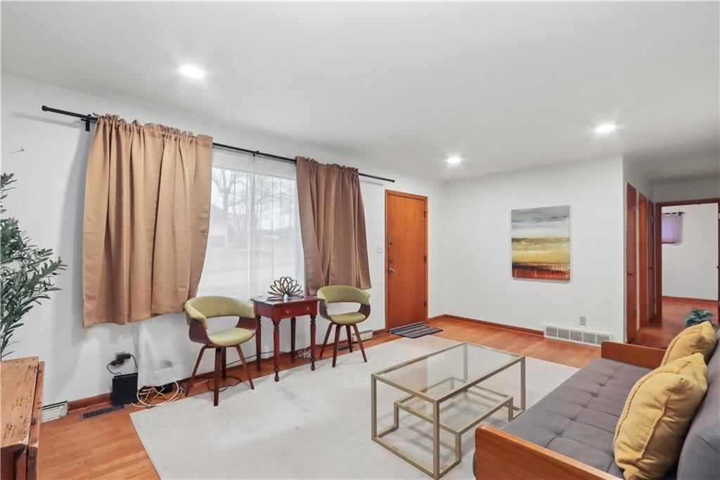 11412 Myrtle Avenue — photo 2