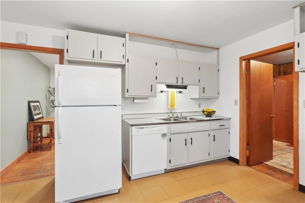 11412 Myrtle Avenue — photo 5