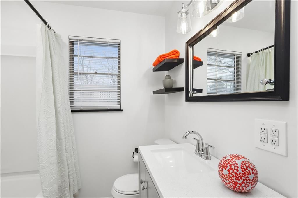 11412 Myrtle Avenue — photo 8