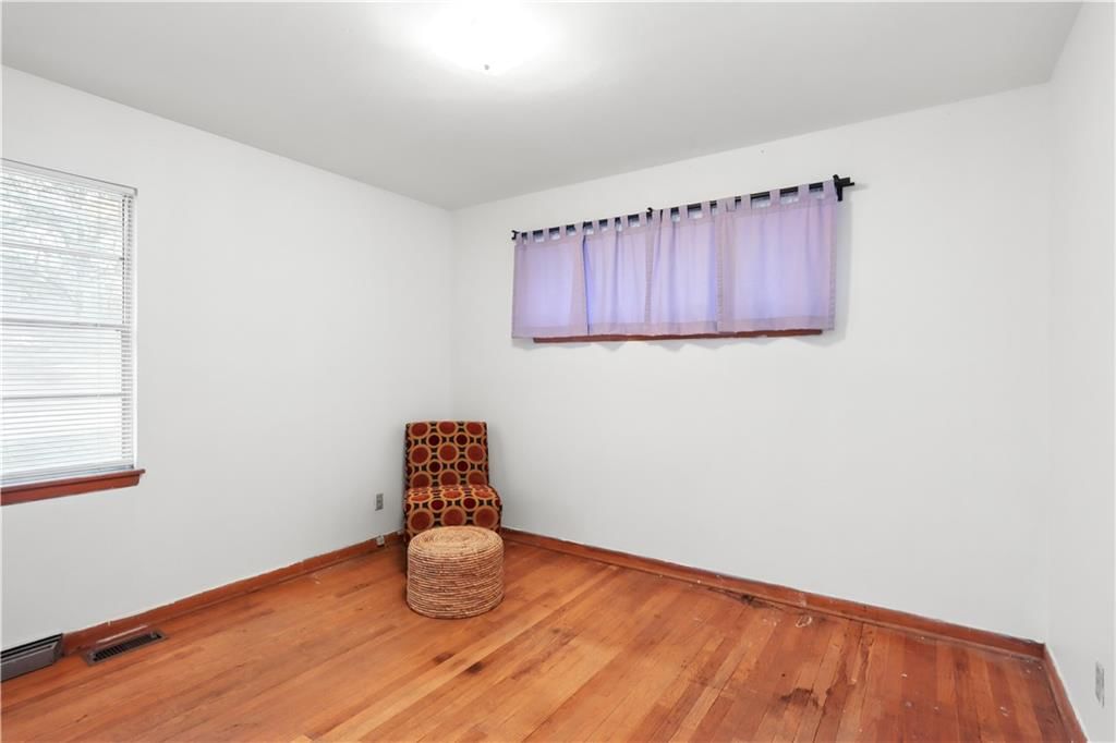 11412 Myrtle Avenue — photo 10
