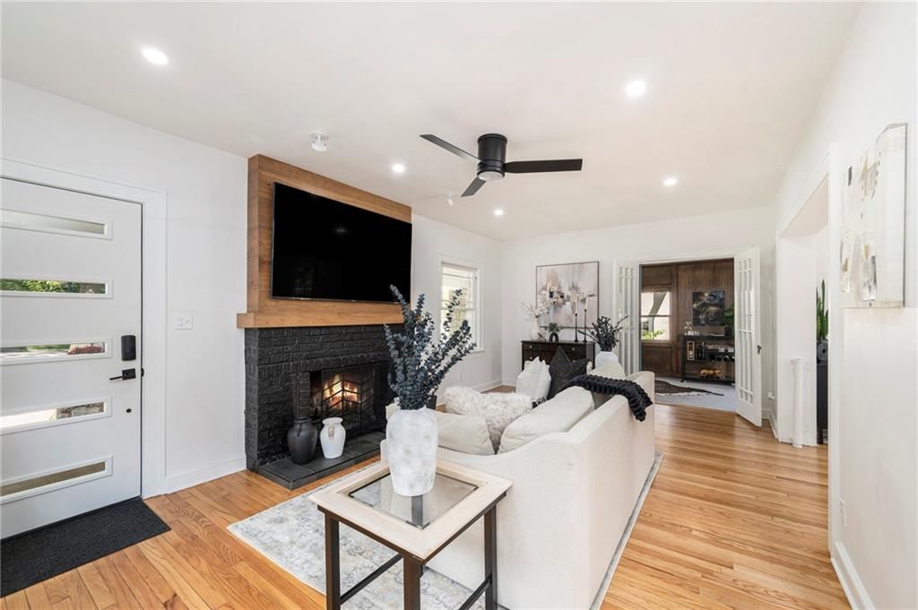 1407 W 50th Street — photo 5