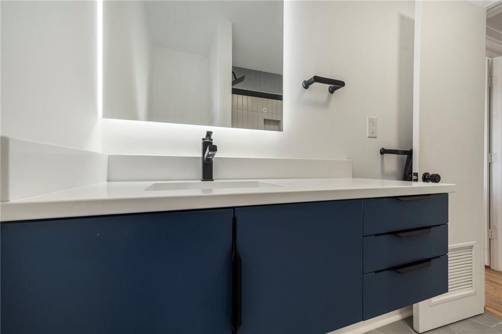 1407 W 50th Street — photo 27