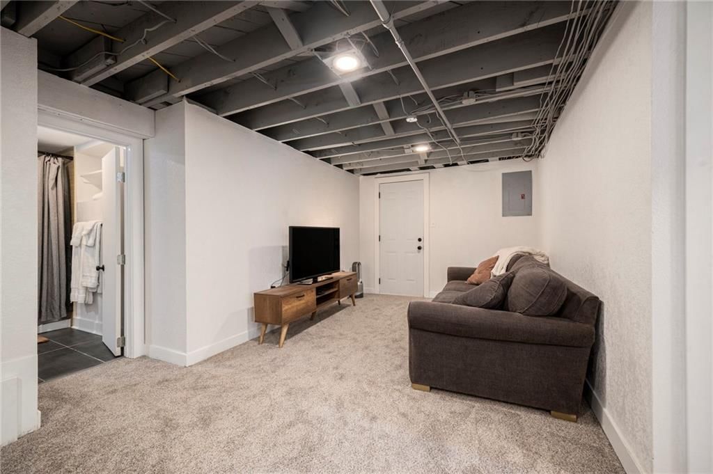 1407 W 50th Street — photo 28
