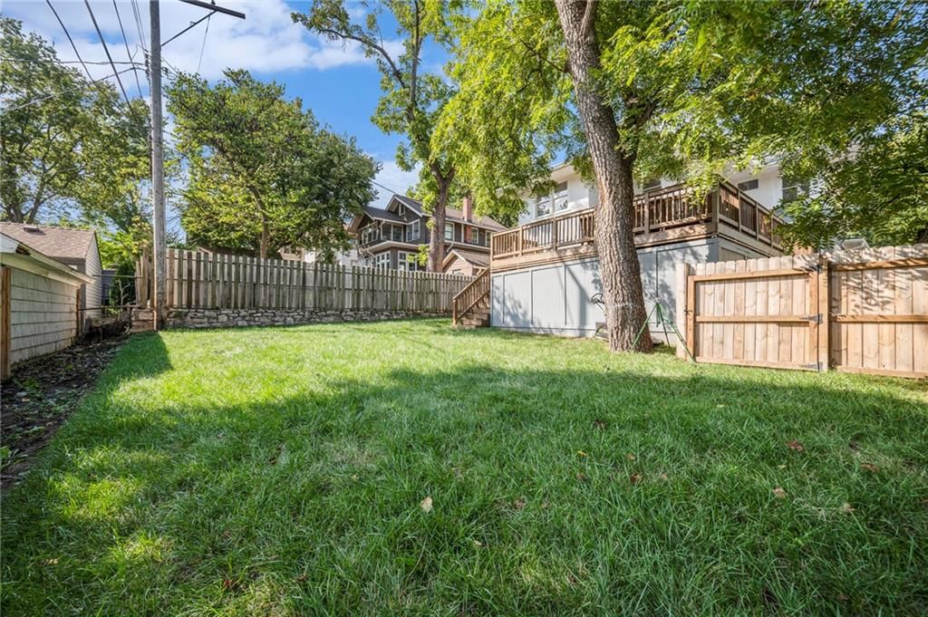 1407 W 50th Street — photo 35