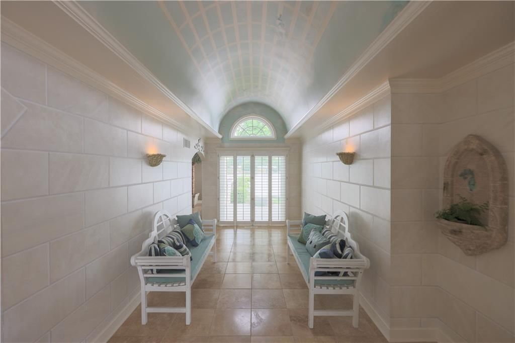 223 NW North Shore Drive — photo 3