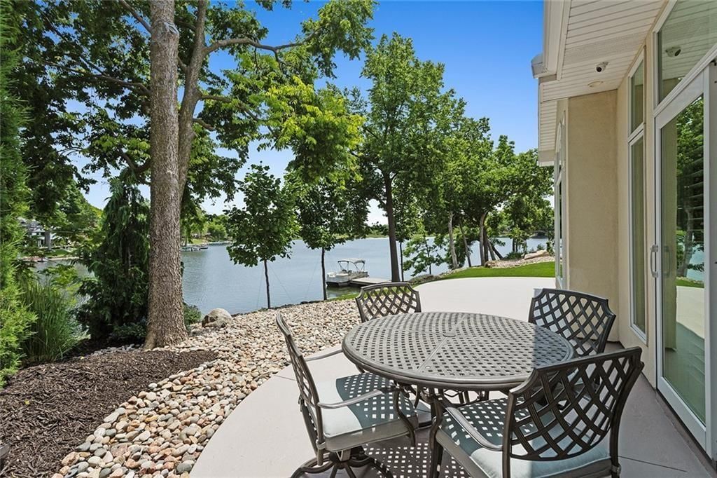 223 NW North Shore Drive — photo 9