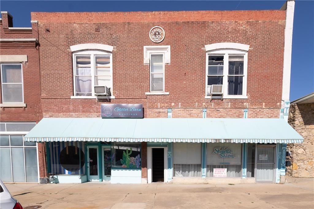 106 W Main Street — photo 2