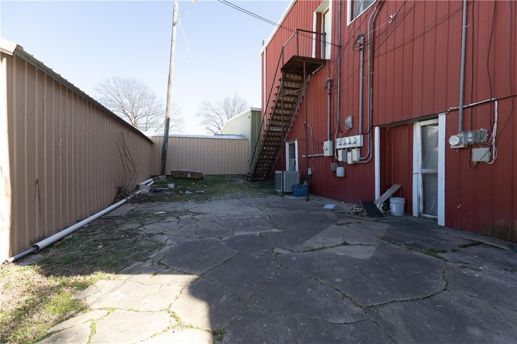106 W Main Street — photo 29
