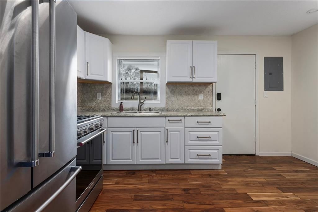 4603 WOOD Avenue — photo 8