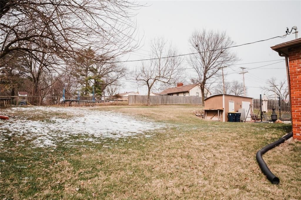 8308 N Troost Avenue — photo 25