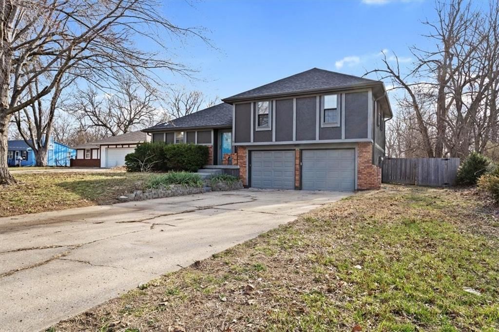 8401 STERLING Avenue — photo 3
