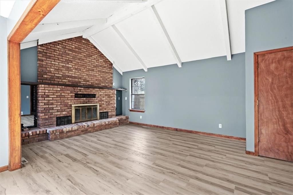 8401 STERLING Avenue — photo 5