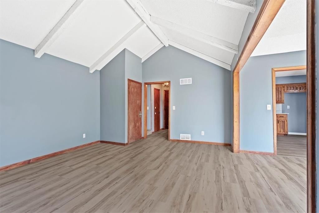 8401 STERLING Avenue — photo 6