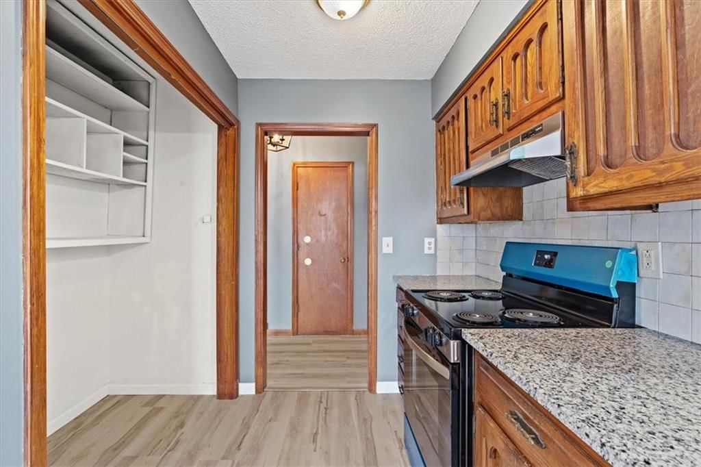 8401 STERLING Avenue — photo 15
