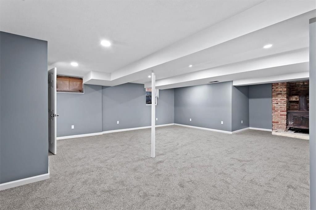8401 STERLING Avenue — photo 28