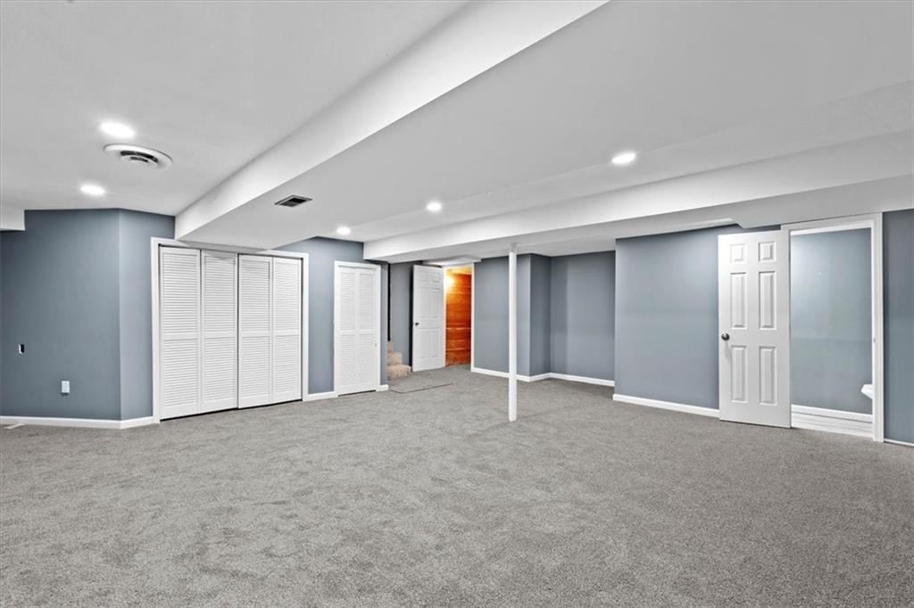 8401 STERLING Avenue — photo 30