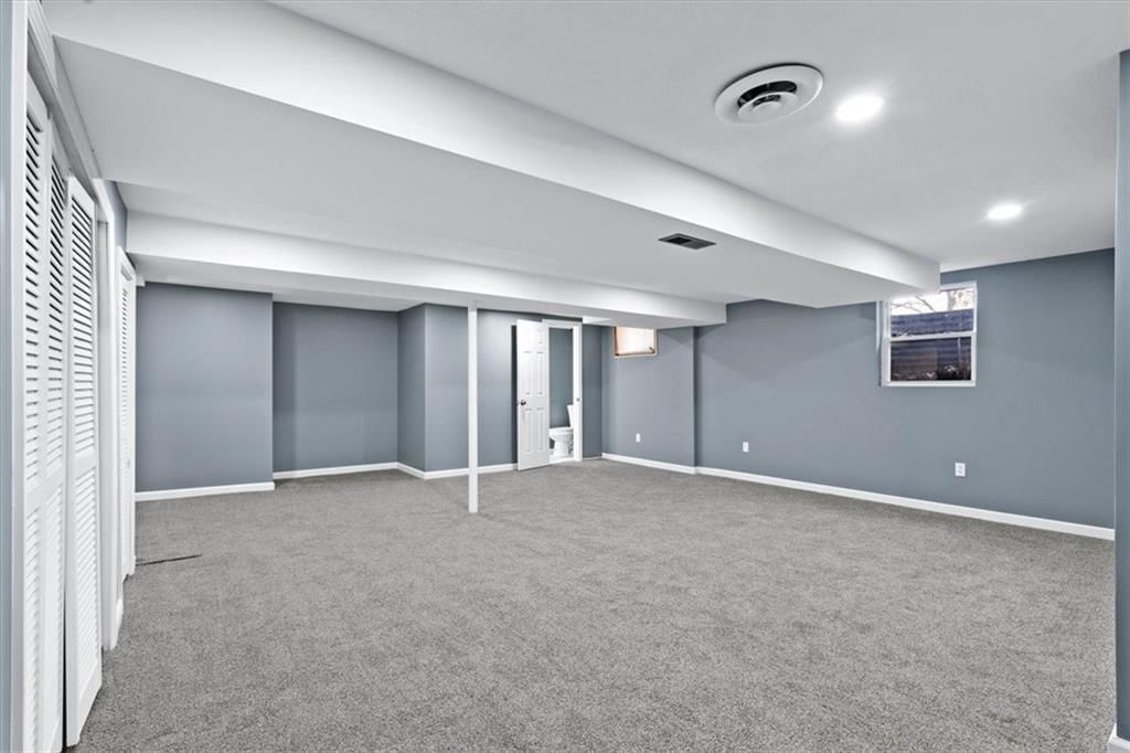 8401 STERLING Avenue — photo 32