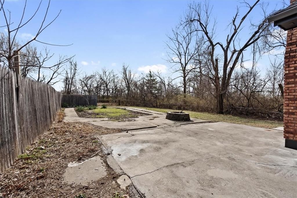 8401 STERLING Avenue — photo 35