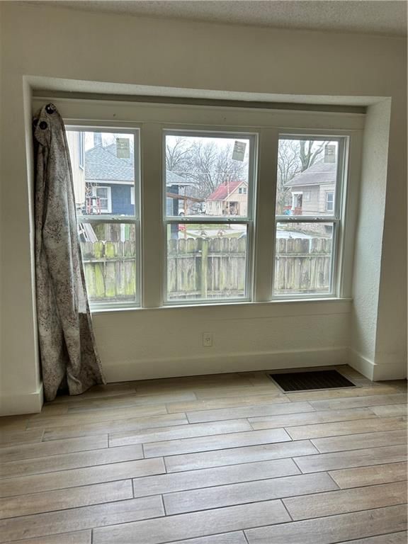 2326 Poplar Avenue — photo 7