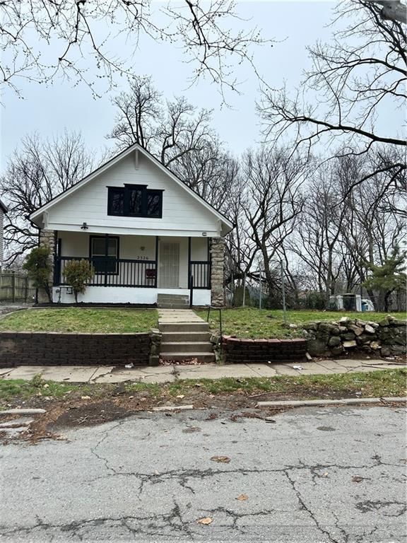2326 Poplar Avenue — photo 32