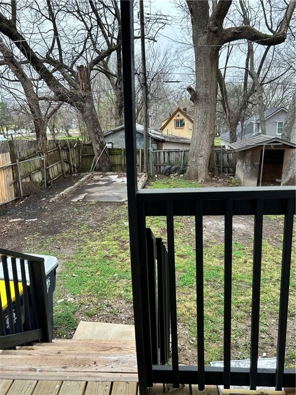 2326 Poplar Avenue — photo 34