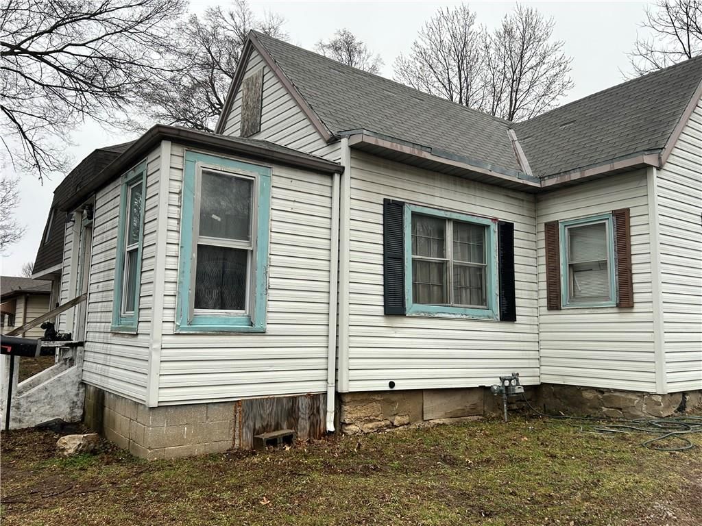 537 S CEDAR Avenue — photo 2
