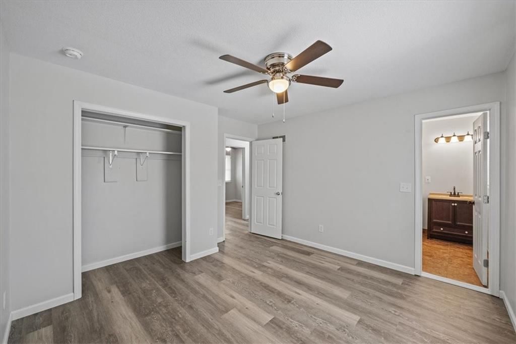 9826 Hardesty Avenue — photo 5