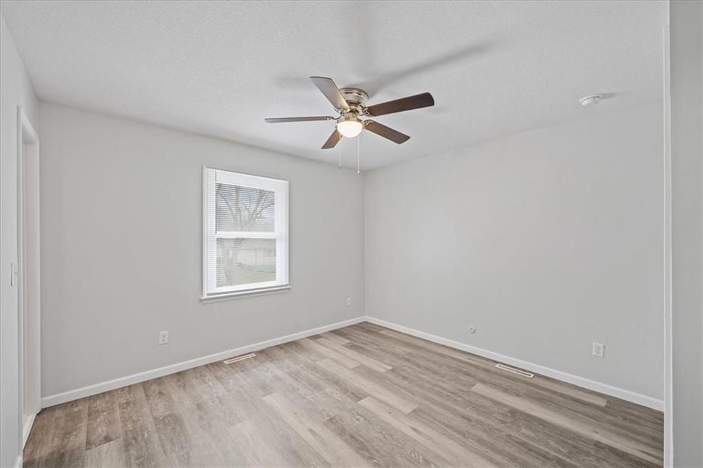 9826 Hardesty Avenue — photo 24