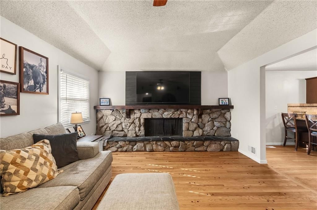 14611 E 43RD Terrace — photo 4