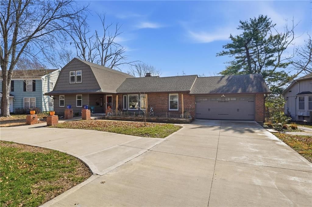 9721 Winslow Place, Kansas City, MO
