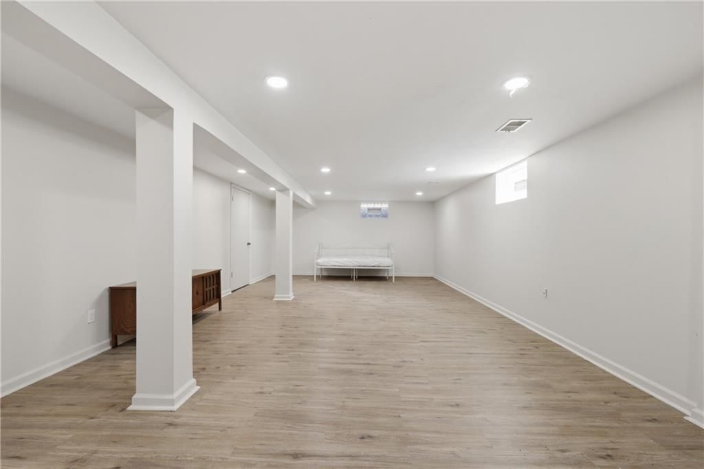 8108 W 72nd Street — photo 15