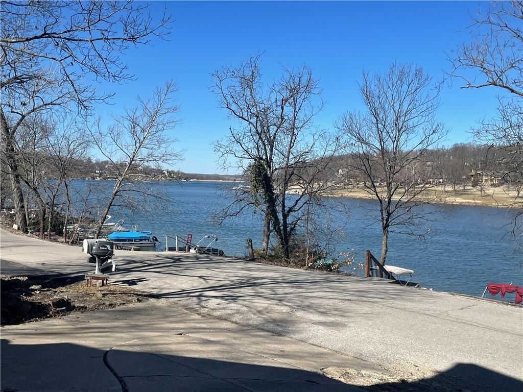 125 Lakeshore Drive S — photo 46