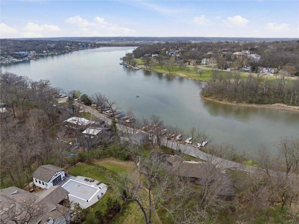 125 Lakeshore Drive S — photo 48