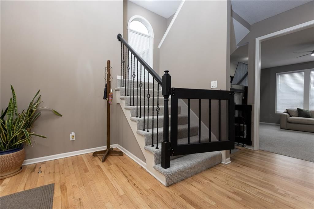 307 W 11th Terrace — photo 4