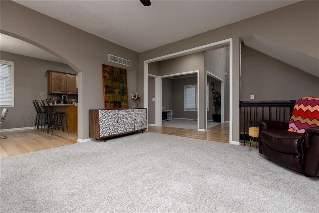 307 W 11th Terrace — photo 9