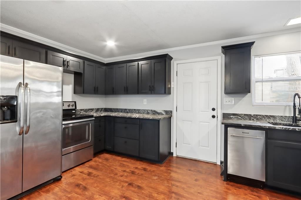 5018 Crest Drive — photo 4