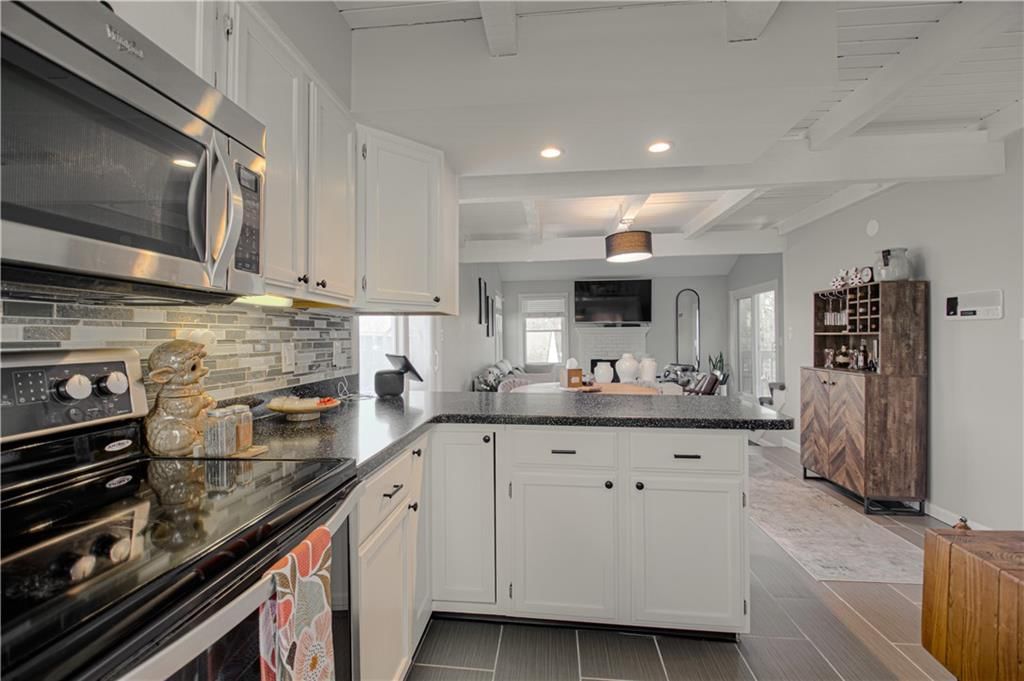 282 NE Bayview Drive — photo 13