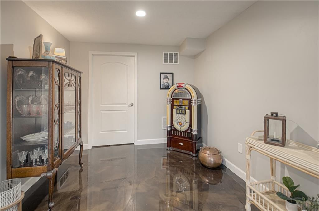 282 NE Bayview Drive — photo 28
