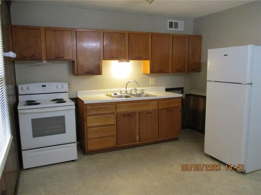 208 E Kay Street — photo 4