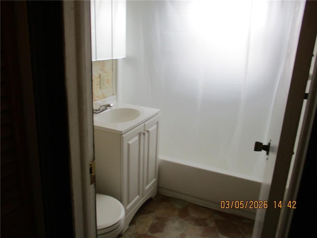 208 E Kay Street — photo 9