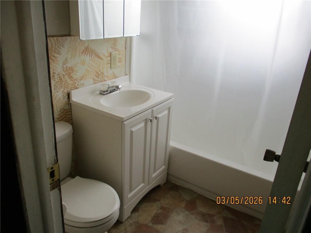208 E Kay Street — photo 10