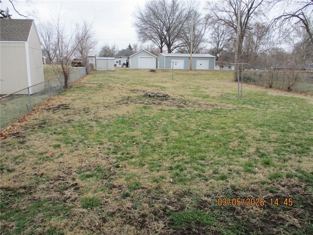 208 E Kay Street — photo 13